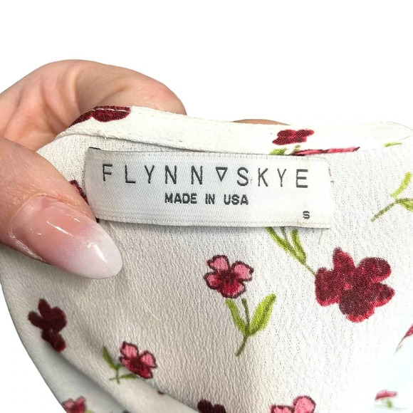 Flynn Skye Kirsty‎ Ruched Tie Front Top in Dream Lover Floral Print Size Small - Picture 7 of 8